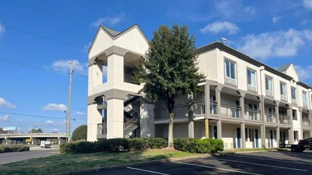 Studio 6 Suites Norcross, GA photo 9