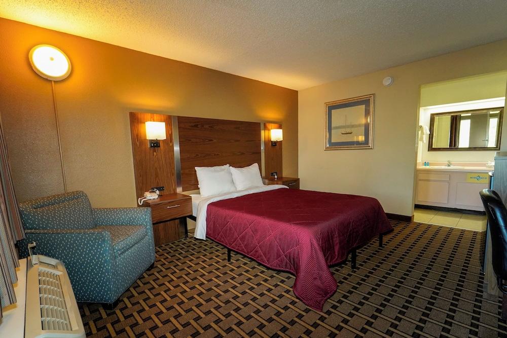 Red Carpet Inn & Suites photo 29