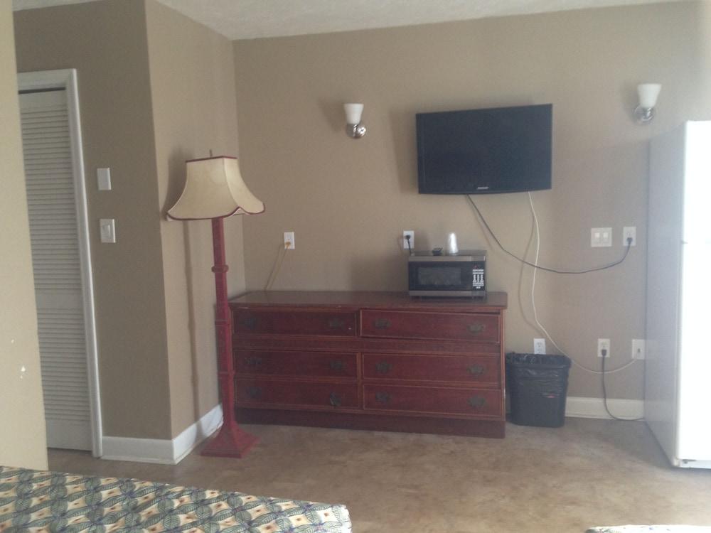 Oasis Motel photo 8