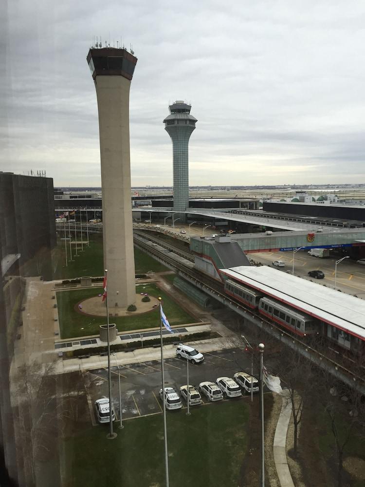 Hilton Chicago O'Hare Airport photo 20
