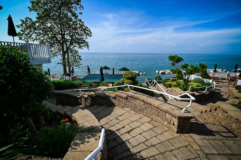 The Lakehouse Inn photo 75