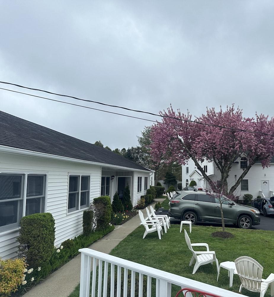 The Taber Inne & Suites — hotel in Mystic