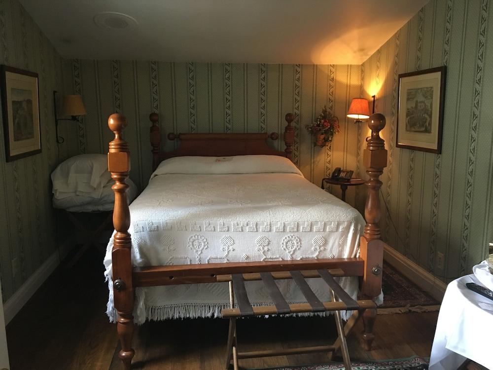 Spread Eagle Tavern and Inn photo 10