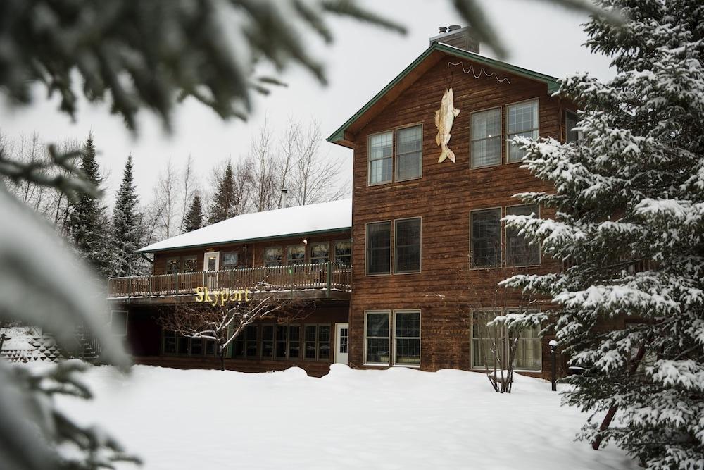 Skyport Lodge photo 75