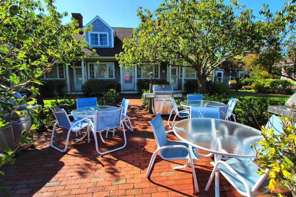 Brant Point Courtyard photo 19