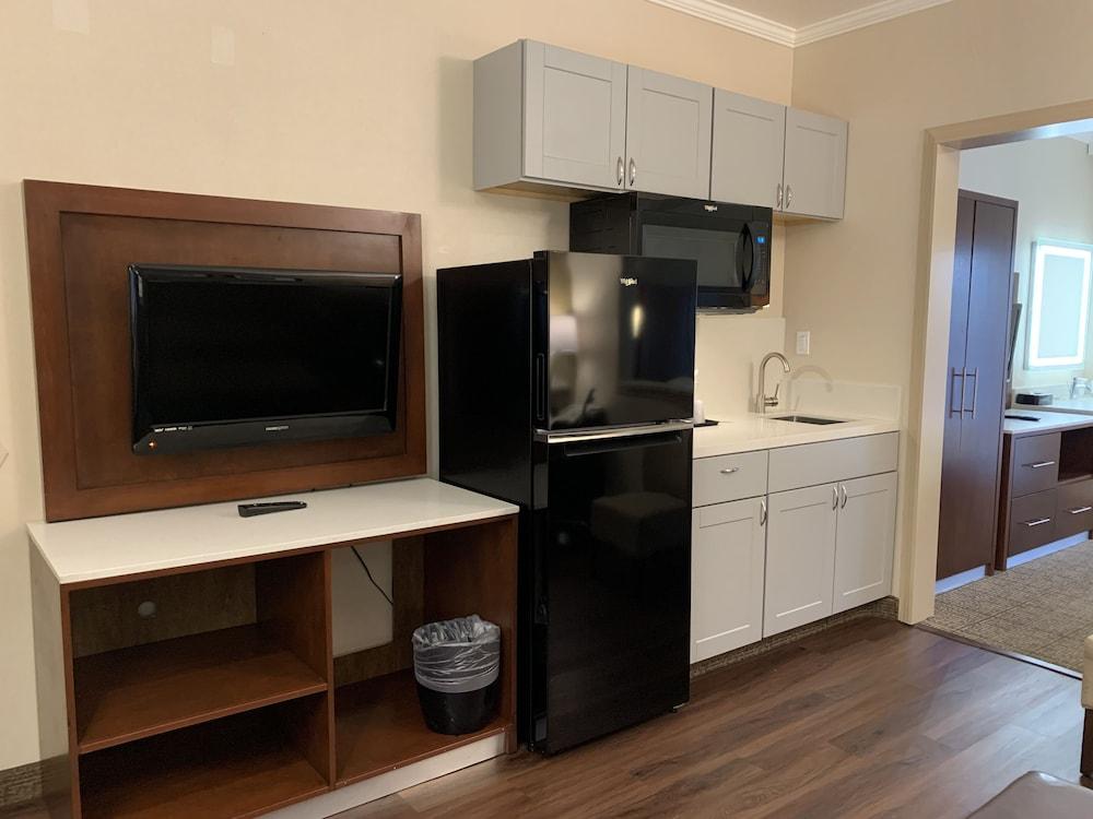MainStay Suites John Wayne Airport by Choice Hotels photo 28