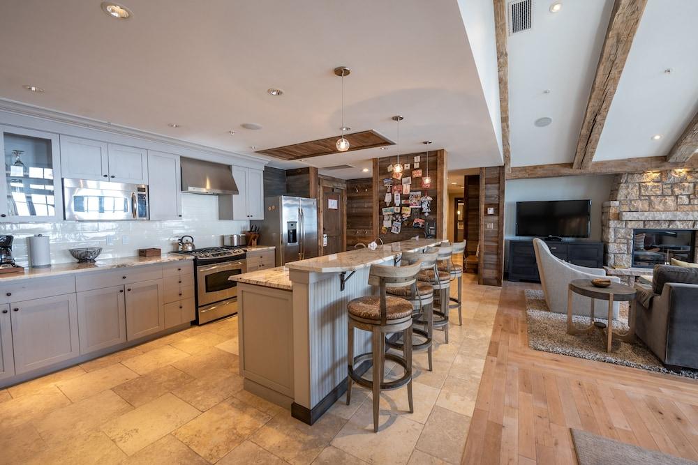 The Lodge at Mountaineer Square, A Vail Resorts Property photo 98