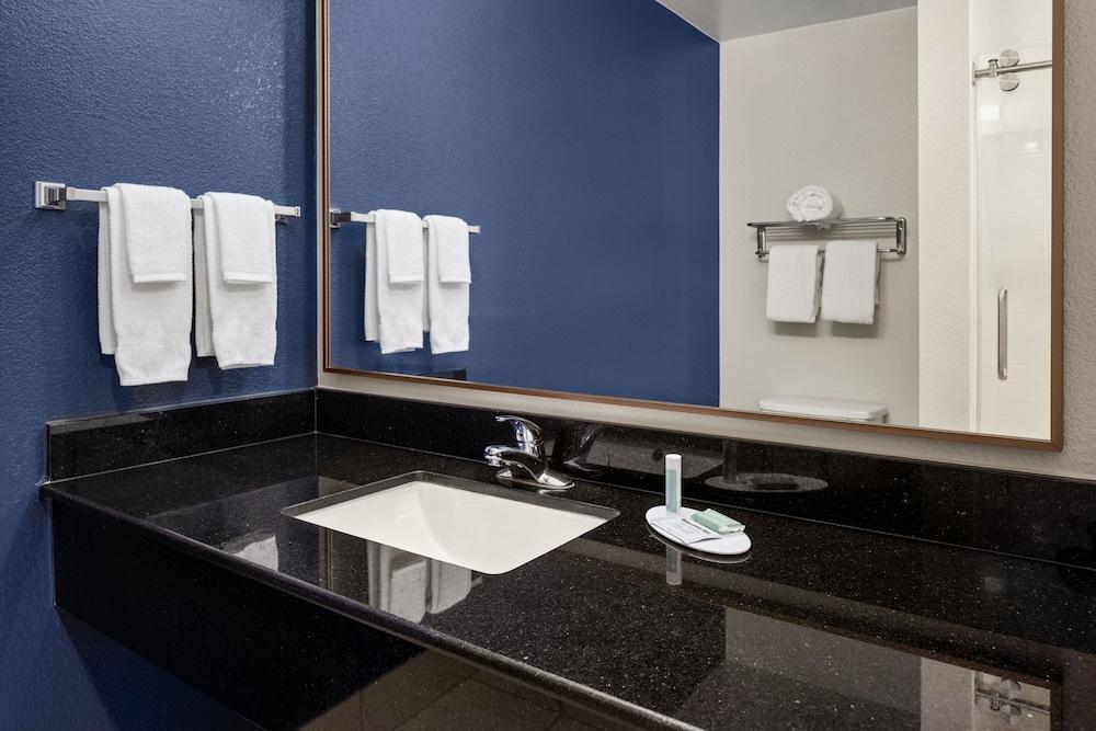Fairfield Inn & Suites Columbus East photo 21