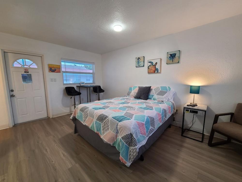 Sun Island Motel photo 97