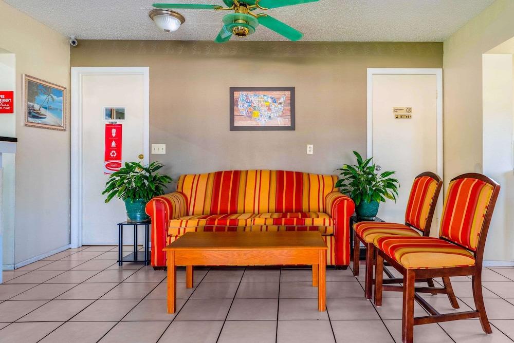Econo Lodge Crystal River photo 3