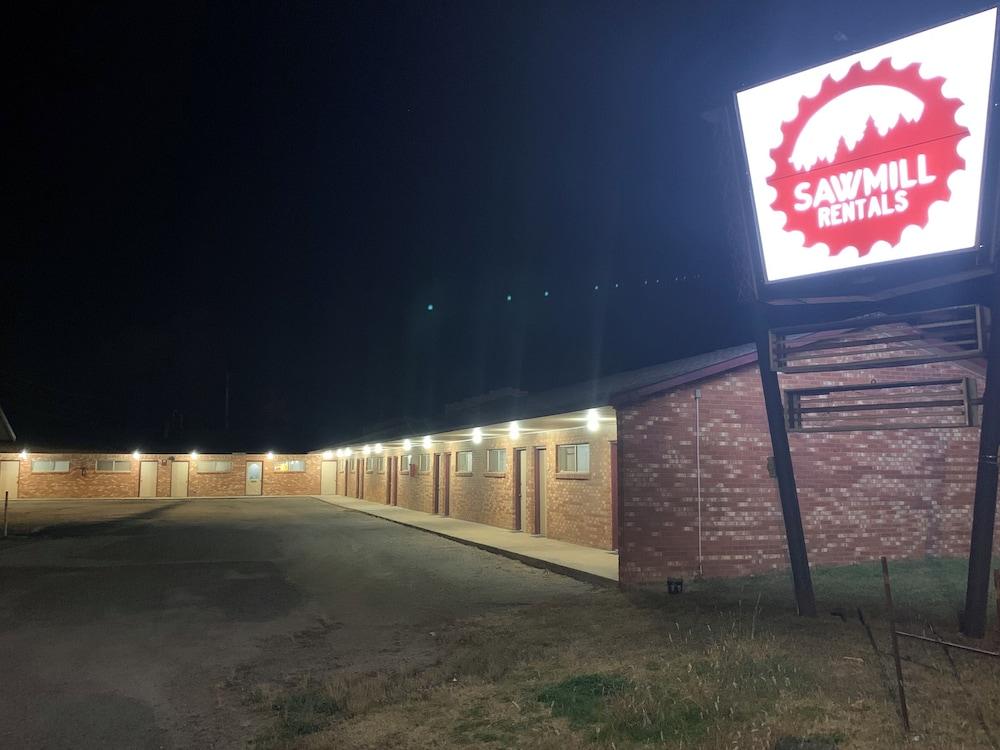 Sawmill Lodges Motel photo 1
