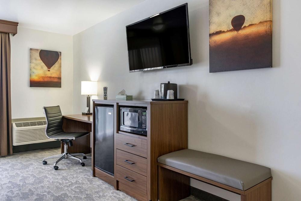Best Western Plus Lake Front Hotel photo 13