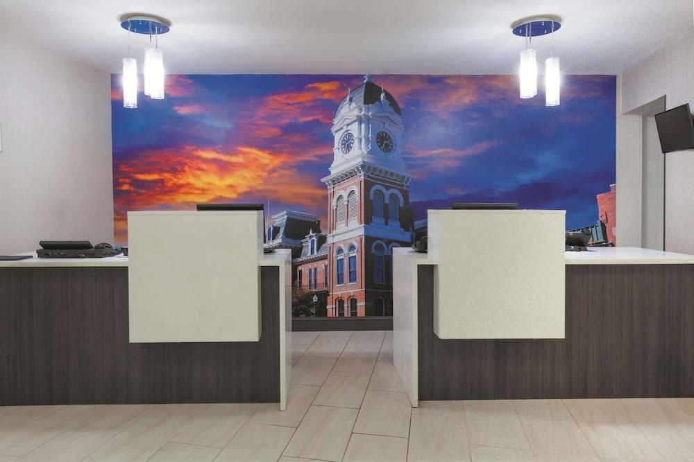 La Quinta Inn & Suites by Wyndham Covington photo 40