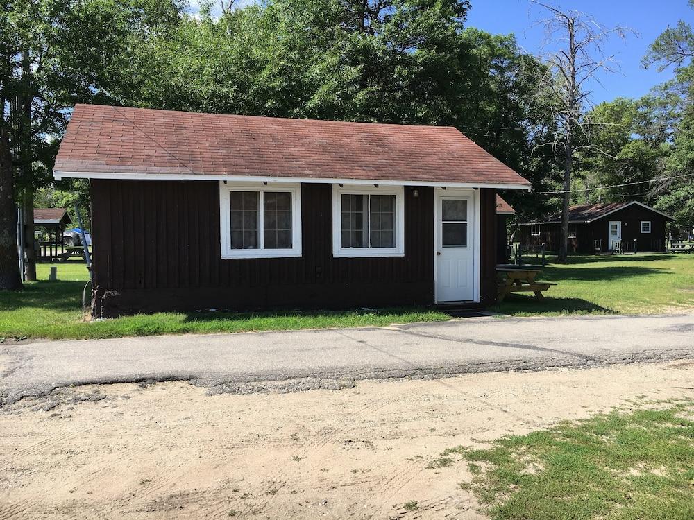 Sportsman's Lodge photo 16