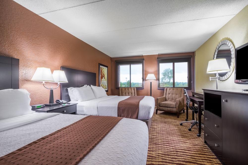 Holiday Inn Manitowoc by IHG photo 7