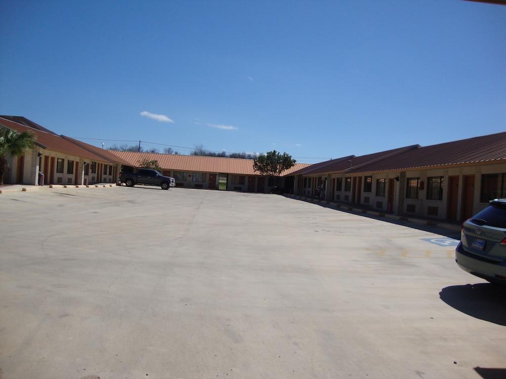 Pleasanton Executive Inn By OYO photo 23
