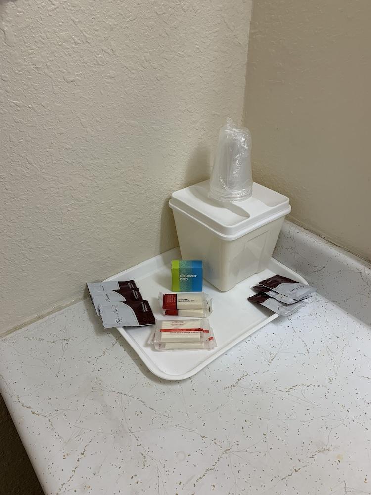 Economy Inn photo 17