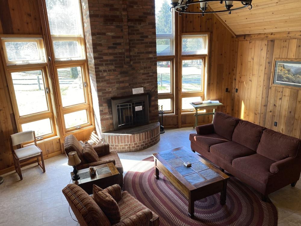 Foggy Mountain Lodge photo 34