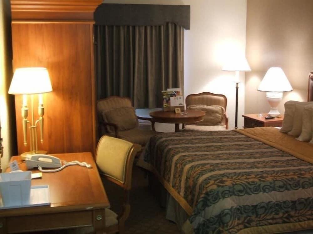 A Victory Hotel - Southfield photo 20