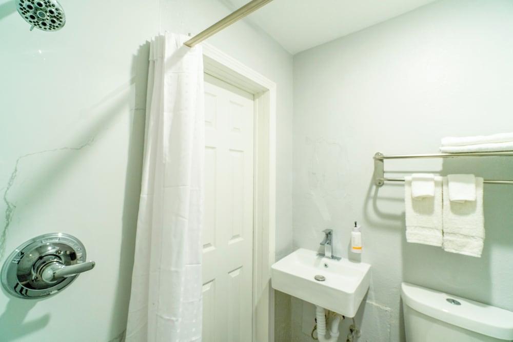 Royal Inn by OYO photo 30