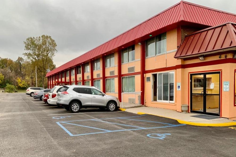 Red Carpet Inn & Suites Lima photo 43