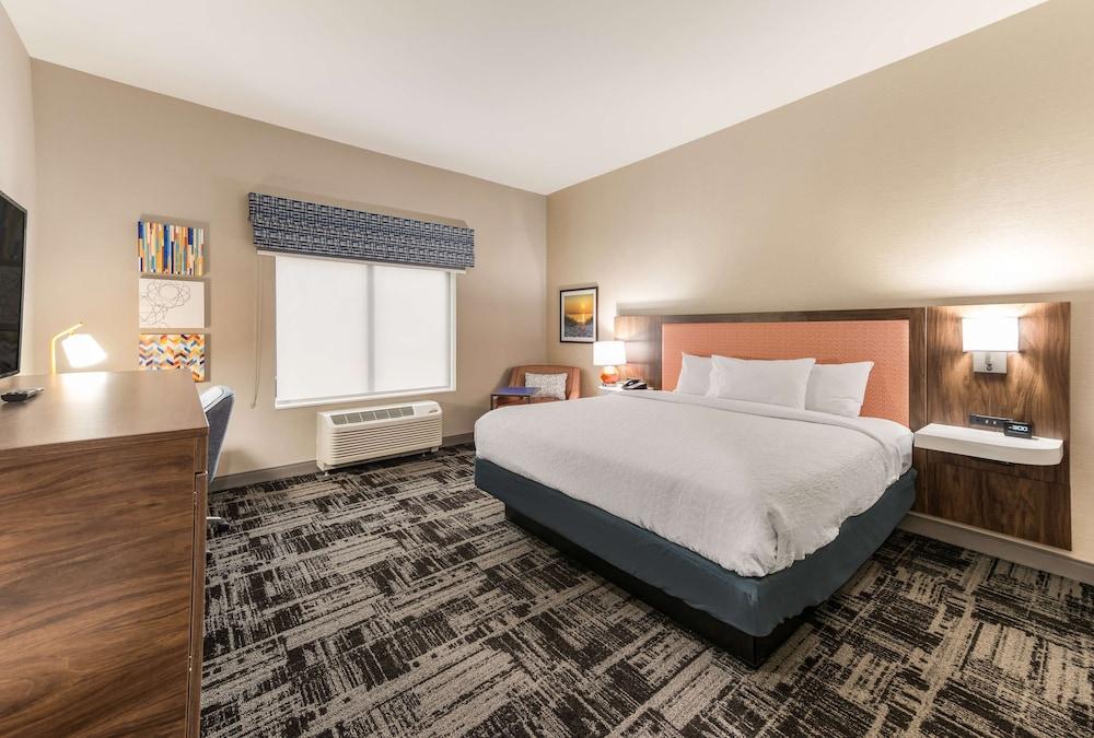 Hampton Inn & Suites Benton Harbor photo 13