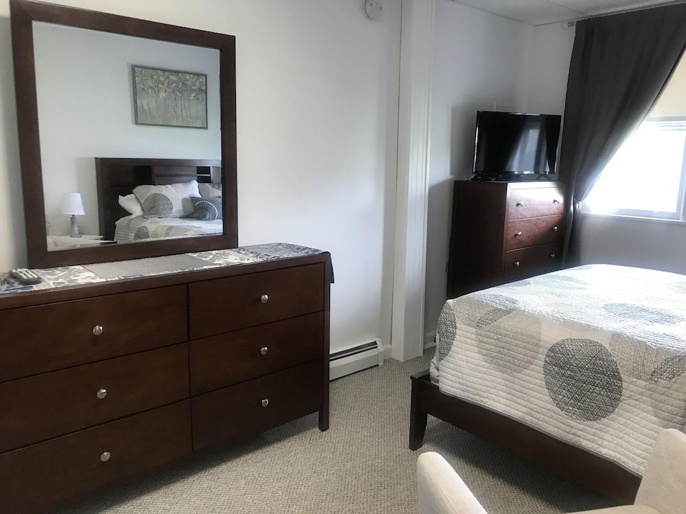 Chamber Lane Motel photo 35
