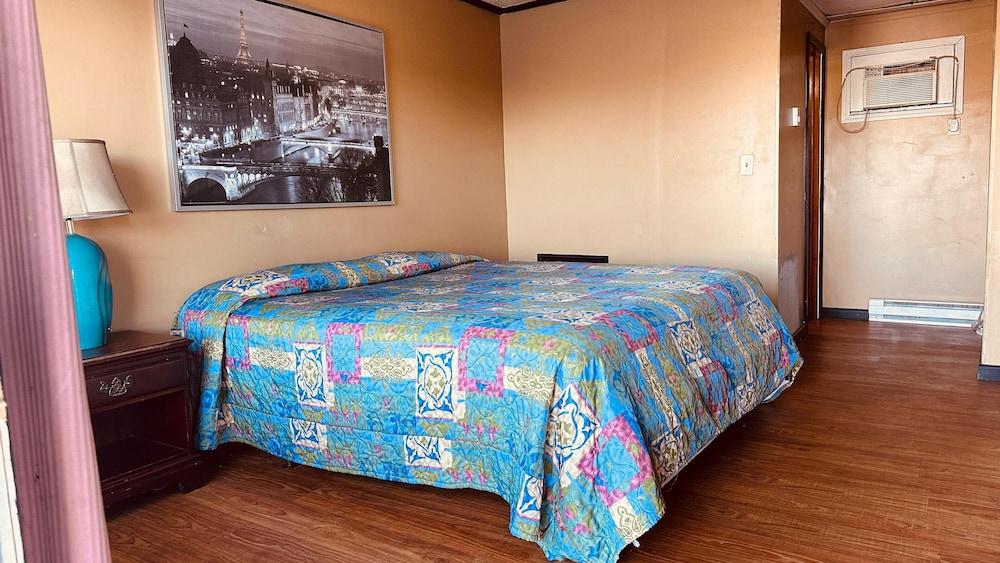 Curry’s Motel by OYO Saginaw MI photo 7