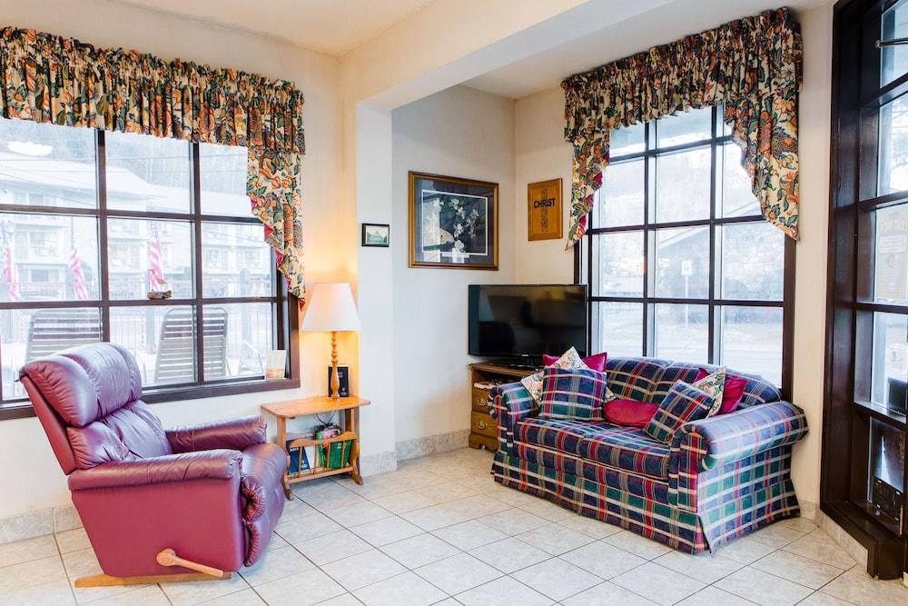 Mountain House Inn photo 23