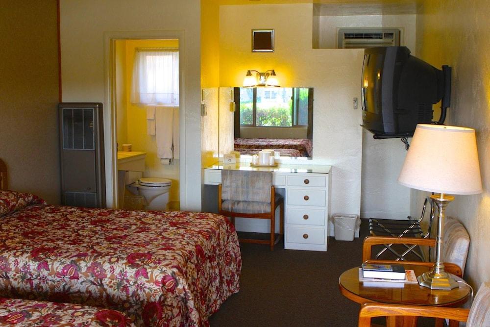 Melody Ranch Motel photo 25