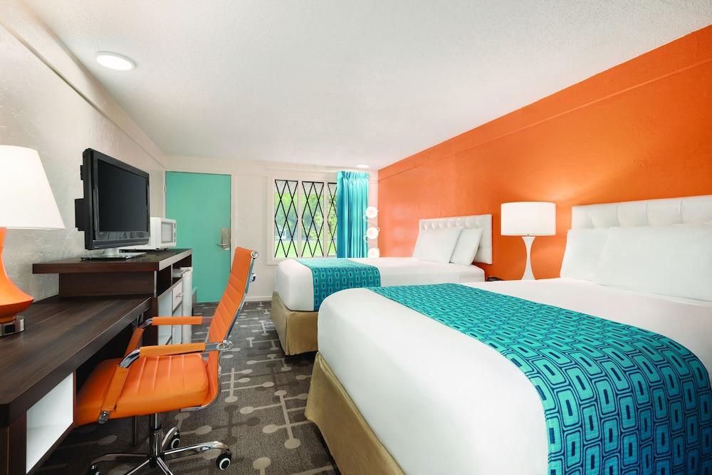 Dover Inn & Suites photo 9