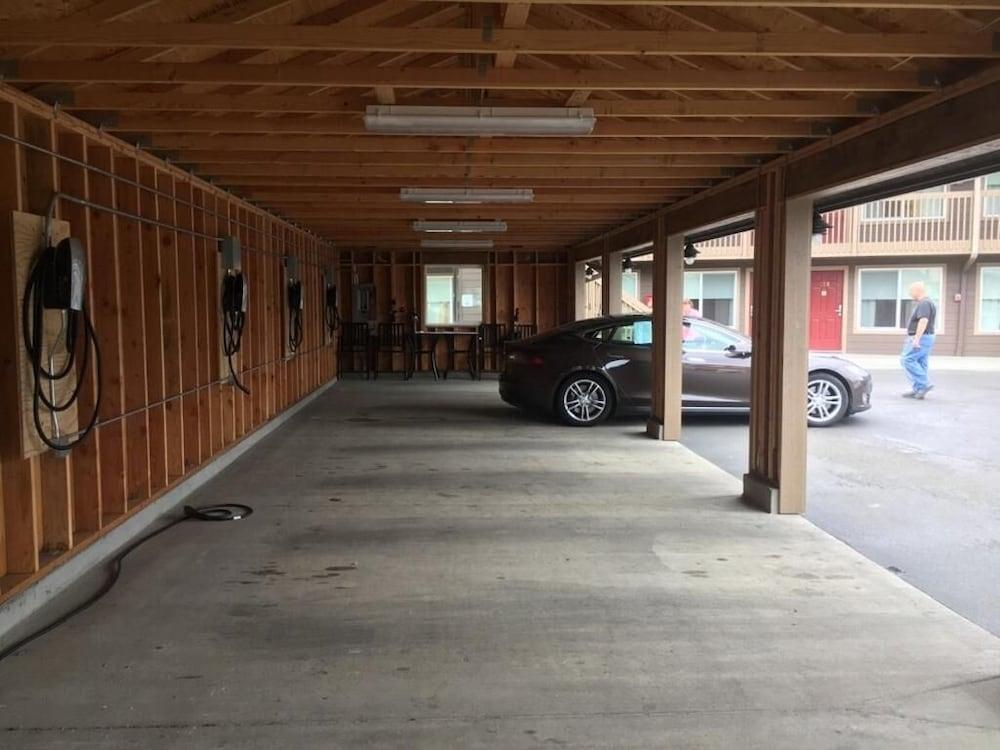 The Waldport Inn photo 11