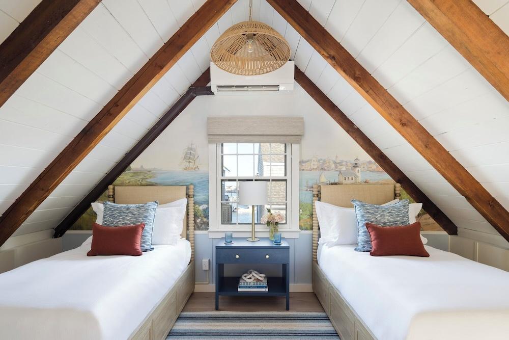 The Cottages at Nantucket Boat Basin photo 14