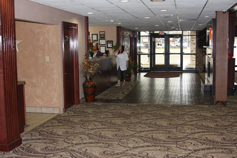 Gladstone Inn & Suites photo 22