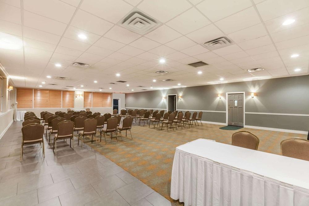 Ramada by Wyndham New Iberia photo 50