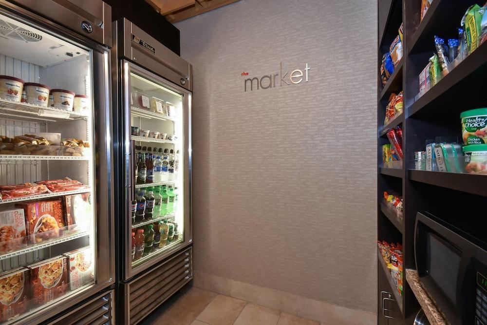 Courtyard Marriott Concord photo 14