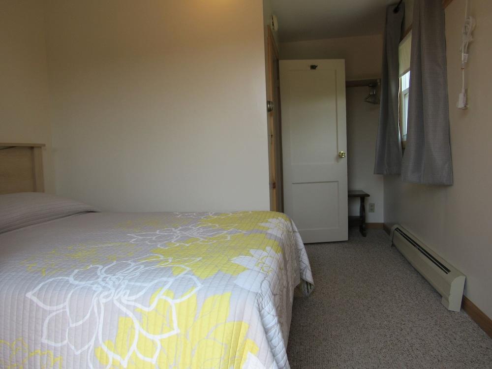 Acadia Gateway Motel photo 35