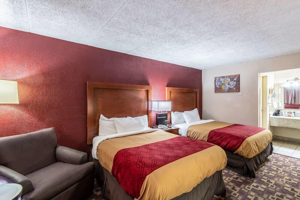 Econo Lodge Zanesville Downtown photo 9