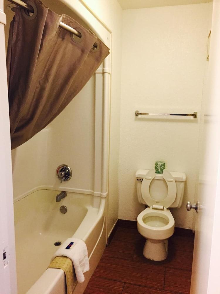 Motel 6 Amarillo, TX - West photo 20