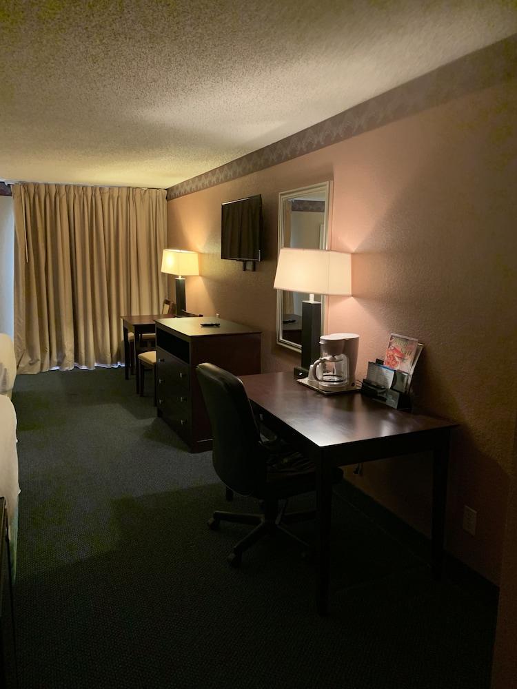 OK Hotel photo 34
