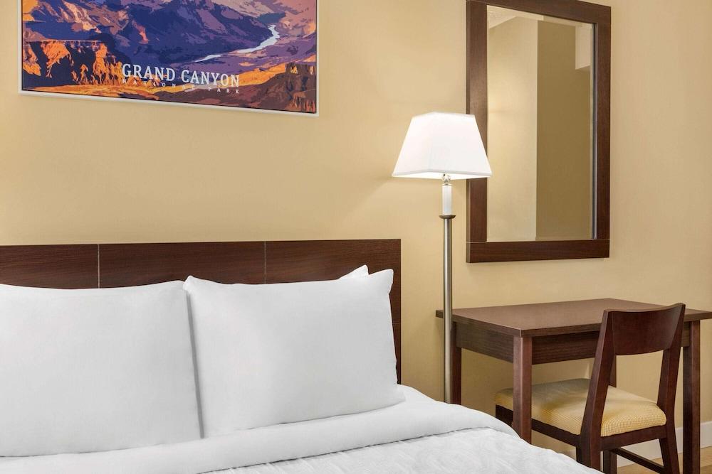 Travelodge by Wyndham Presidio San Francisco photo 49