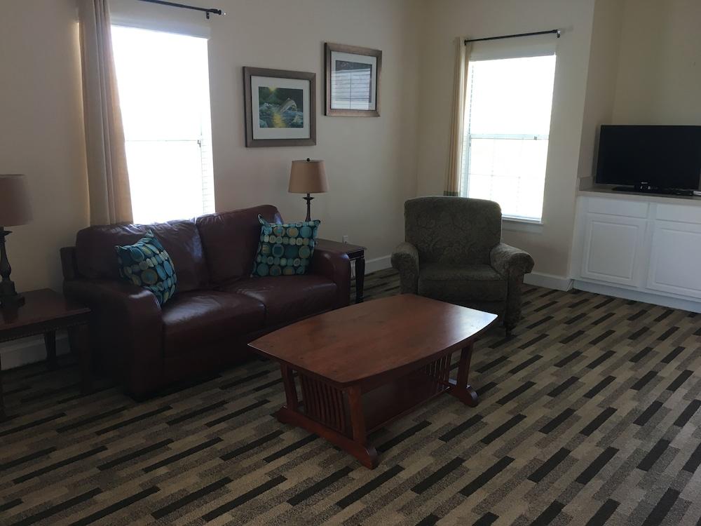 Kemah Boardwalk Inn photo 36