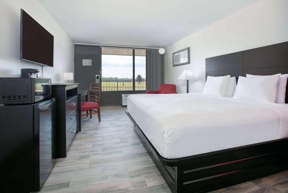 Ramada by Wyndham Diamondhead I-10/Gulfport photo 5