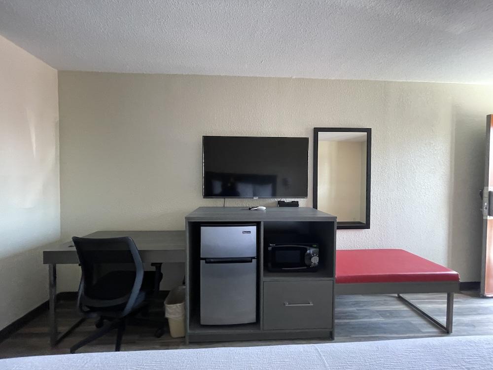 Dreamland Inn photo 14