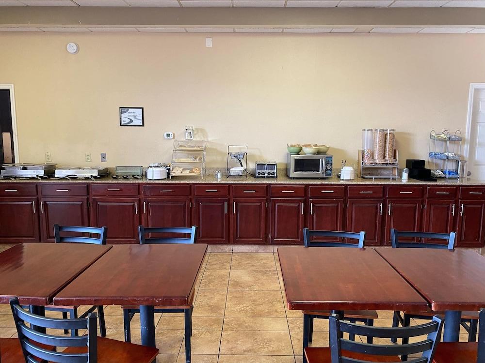 Quality Inn & Suites Williamsport photo 25