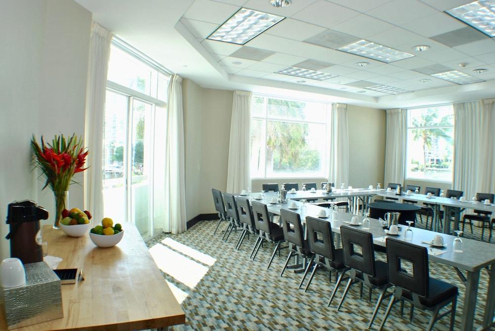 GALLERYone- A DoubleTree Suites by Hilton Hotel photo 26