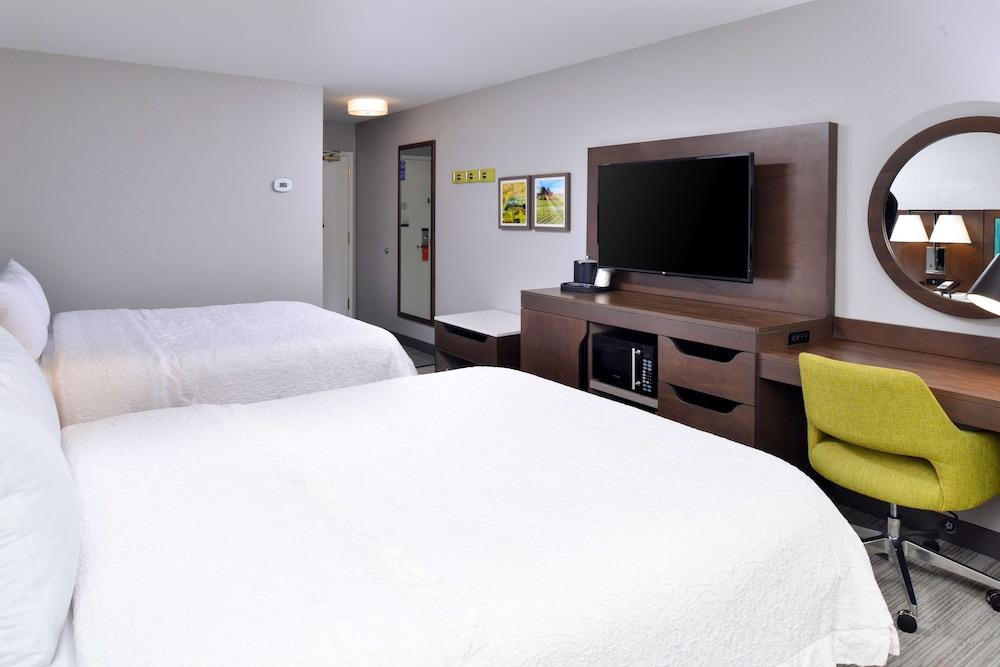 Hampton Inn LaPorte IN photo 6