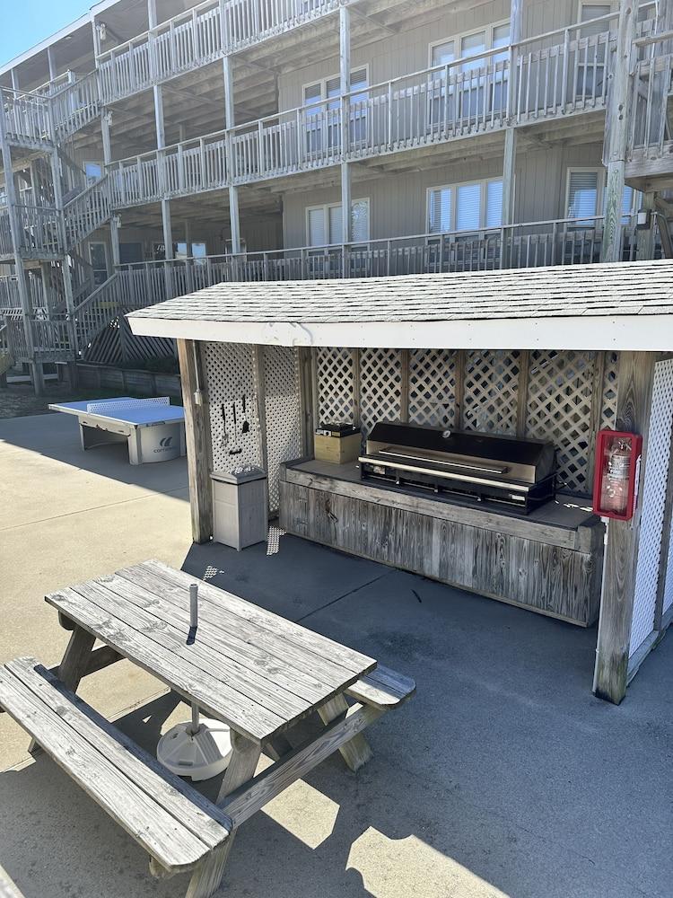 Outer Banks Beach Club photo 47