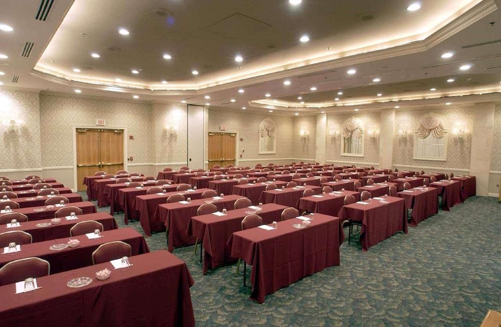 DoubleTree Suites by Hilton Hotel Mt. Laurel photo 65