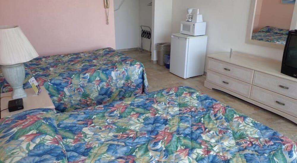 Quarterdeck Motel photo 13